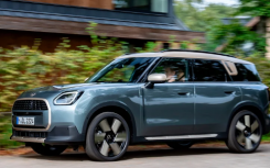 Mini Countryman C 入门级跨界车以经济实惠的风格亮相