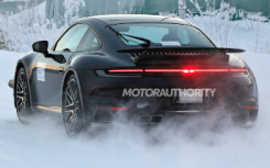  2025 款保时捷 911 Turbo 谍照：中期更新正在进行中