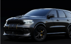 最后一款采用工厂生产的 Hemi 发动机的道奇是 Durango