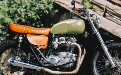 定制 Triumph Bonneville T140 Scrambler 充满经典魅力