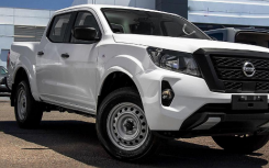 总价低于 5 万美元购买 2024 年 Nissan Navara SL 4x4 双驾驶室 ute