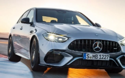 2024 款 Mercedes-AMG C 63 SE PERFORMANCE 在美国零售价为 83,900 美元