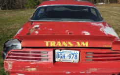 1977 年庞蒂亚克 Trans Am 停产多年 引擎盖下出现 HO 惊喜