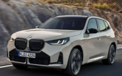 全新 BMW X3 增强了 PHEV 续航能力 同时保留了柴油版