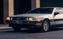 DeLorean DMC-12 通过电动汽车改装增加了更多的街头信誉