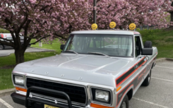 1979 款福特 F-150 Indy 500 特别版皮卡是今天的带拖车精选