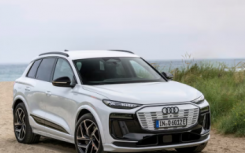 2025 款奥迪 Q6 和 SQ6 e-tron 起价分别为 6.5 万美元和 7.4 万美元