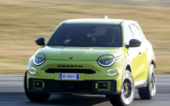 Abarth 600e 功率为 278 马力 最高时速 124 英里 售价 4.2 万英镑